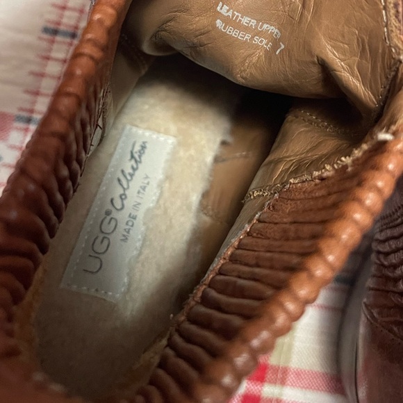 UGG Collection, made in Italy… Women’s Ankle Leather Boots, w/ shearling sole. - Picture 7 of 12